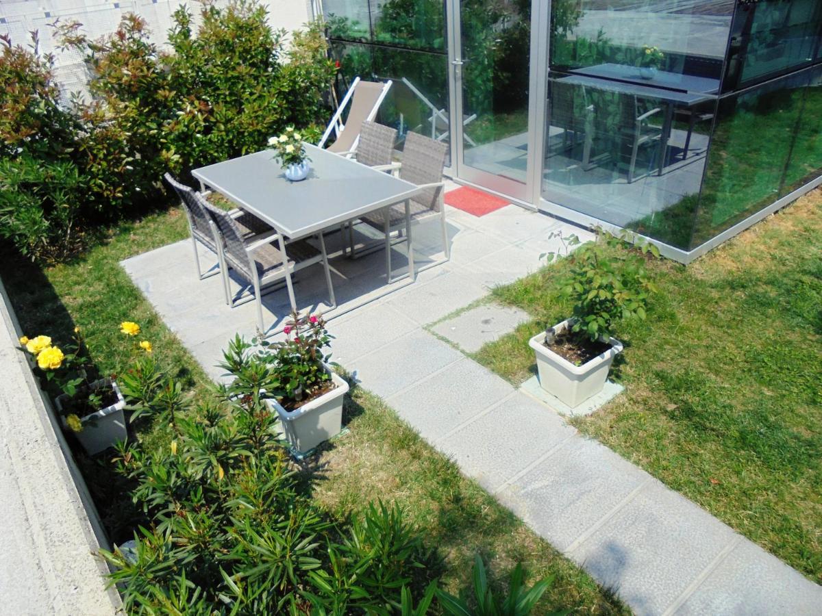 Dock House * Marone